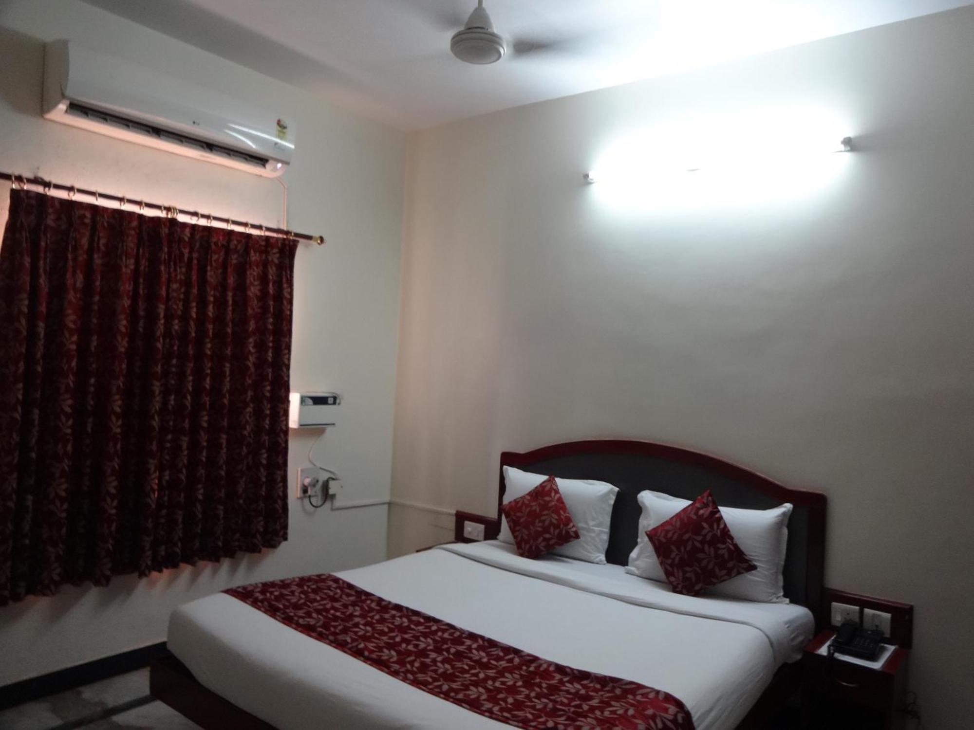 Hotel Sri Sabthagiri Pondicherry Exterior foto