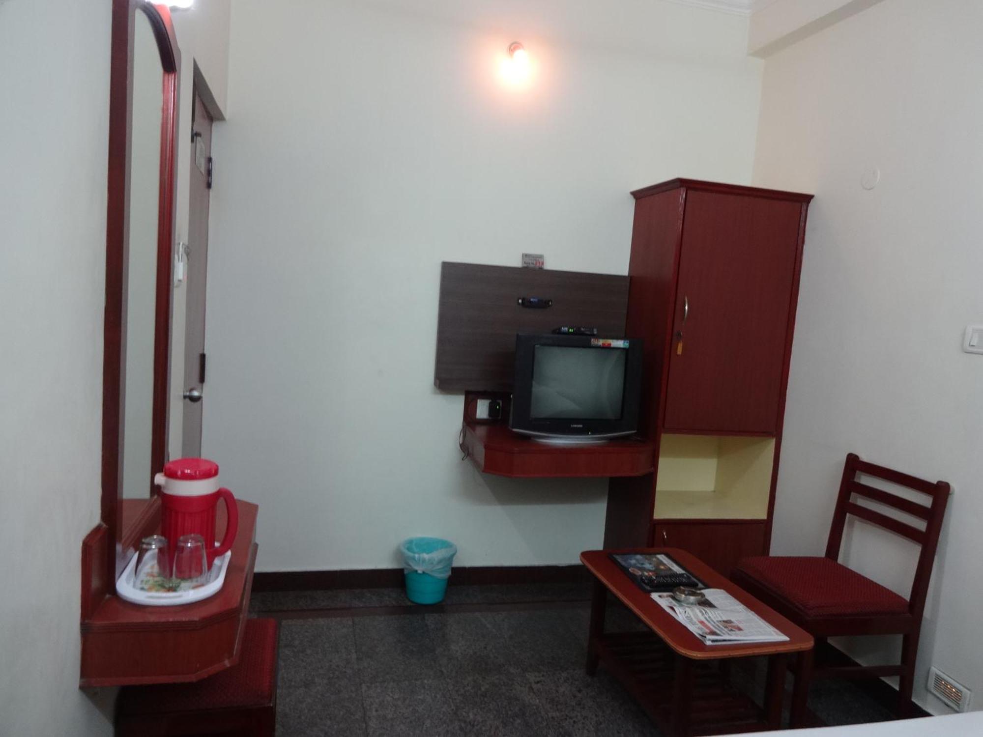 Hotel Sri Sabthagiri Pondicherry Exterior foto