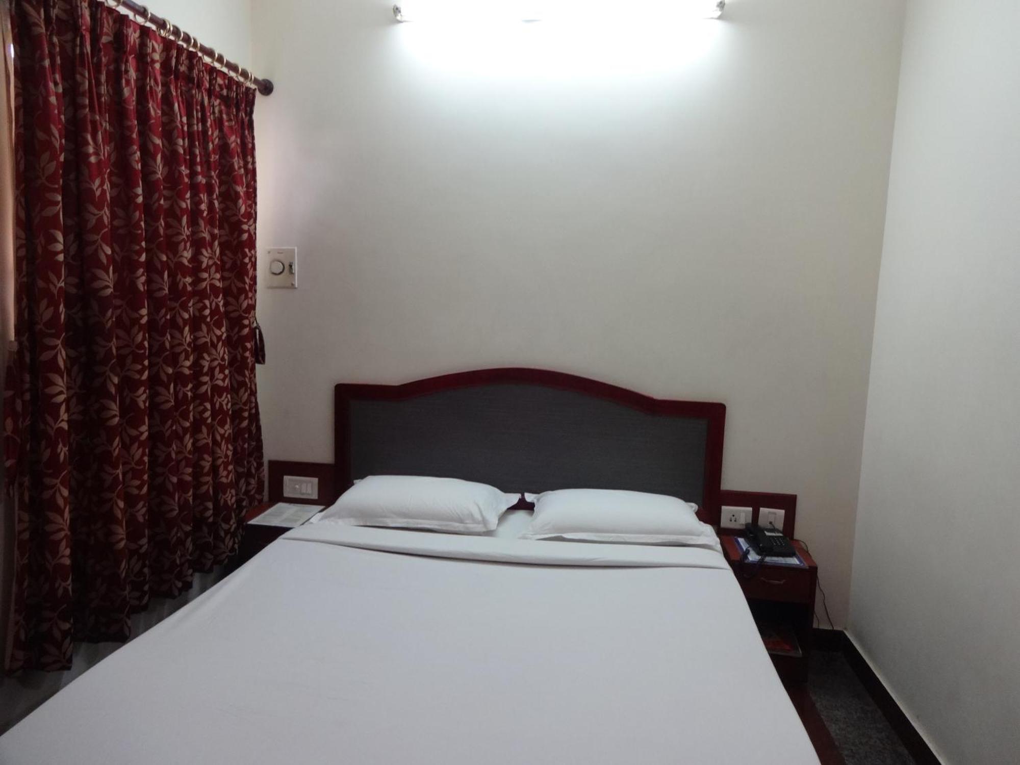 Hotel Sri Sabthagiri Pondicherry Exterior foto