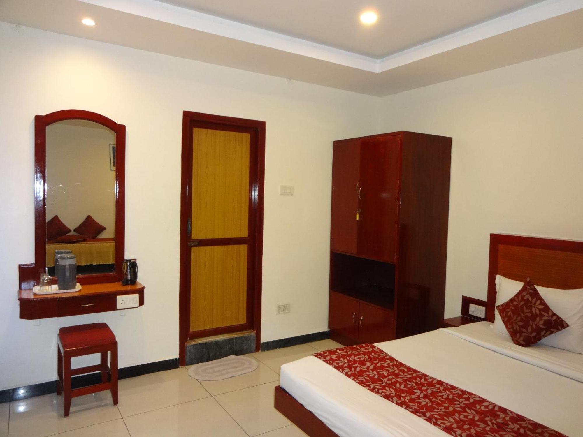 Hotel Sri Sabthagiri Pondicherry Exterior foto